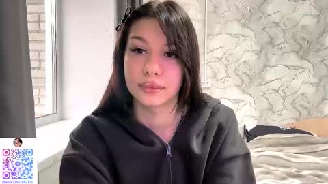 Snapshot of chanel_no_5 chatting on October 12, 7:33 am Amelia online show from October 12, 7:33 am