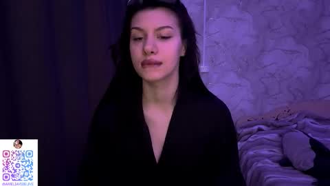 Snapshot of chanel_no_5 chatting on October 3, 7:13 am Amelia online show from October 3, 7:13 am