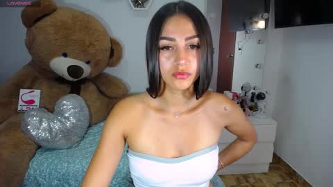 Snapshot of channelrose_1 chatting on February 26, 9:33 am Isabella online show from February 26, 9:33 am