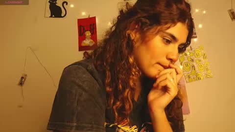 Snapshot of chantal_leon chatting on October 17, 4:05 am online show from October 17, 4:05 am
