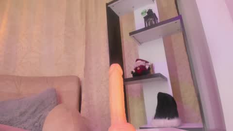 Snapshot of chantall_valkoba chatting on December 29, 4:05 am Chantall online show from December 29, 4:05 am