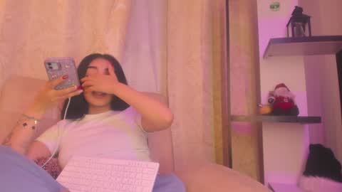 Snapshot of chantall_valkoba chatting on December 18, 3:58 am Chantall online show from December 18, 3:58 am