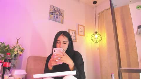 Snapshot of chantall_valkoba chatting on February 20, 4:39 am Chantall online show from February 20, 4:39 am