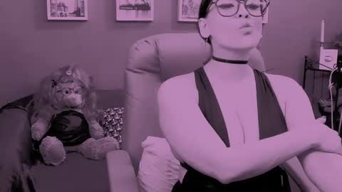 The Queen online show from June 7, 11:22 pm
