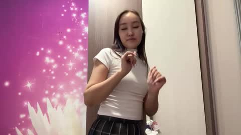 Mia online show from March 20, 8:08 am