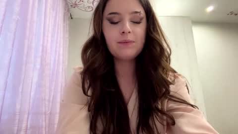 Freya online show from December 22, 11:02 am