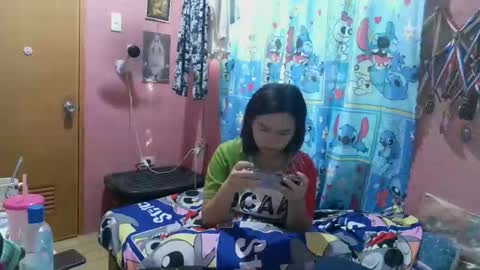 Sweetieeche online show from April 28, 8:18 am
