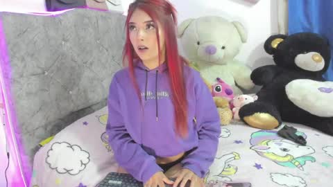 charllotte__hall_ online show from May 3, 2:04 am