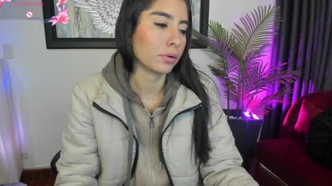 Snapshot of charlote_horny chatting on February 4, 2:17 am Charlote online show from February 4, 2:17 am
