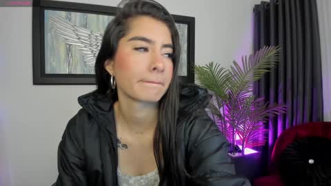 Snapshot of charlote_horny chatting on January 16, 1:25 pm Charlote online show from January 16, 1:25 pm
