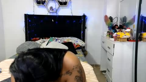 charlotte_027 online show from August 2, 5:21 am