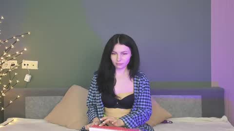 Snapshot of charlotte_daly chatting on February 2, 4:26 am Charlotte online show from February 2, 4:26 am