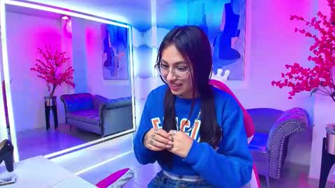 Snapshot of charlotte_etthan chatting on October 17, 4:05 am Charlotte online show from October 17, 4:05 am