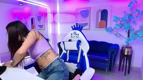 Snapshot of charlotte_etthan chatting on October 3, 3:55 am Charlotte online show from October 3, 3:55 am