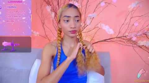 CHARLOTTE online show from November 5, 12:10 pm