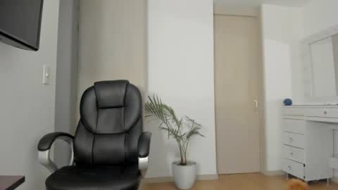 Yuli online show from July 9, 10:55 pm