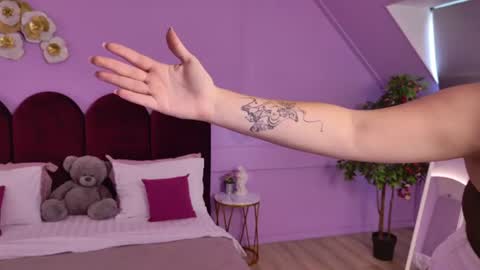 charlotteatwood online show from June 30, 4:17 pm