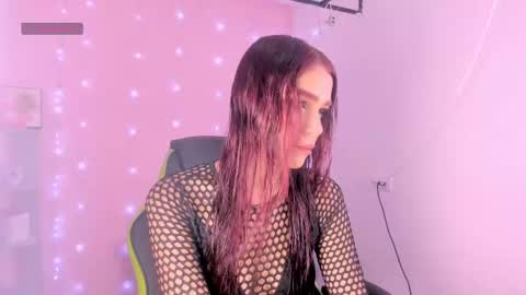 Snapshot of charlotteee_02 chatting on September 19, 3:38 am charlotteee online show from September 19, 3:38 am