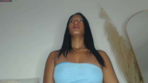 charlottehorny1 online show from May 3, 1:09 am
