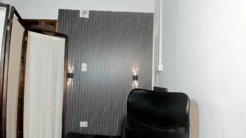 charlotteking8 online show from March 17, 12:20 pm