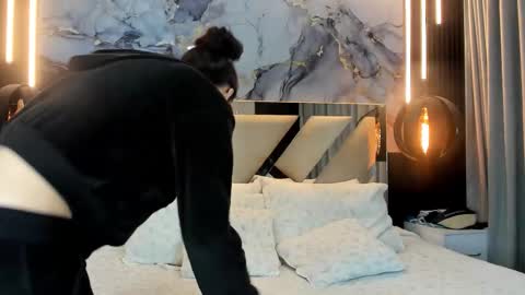 Charlotte online show from March 8, 2:04 am