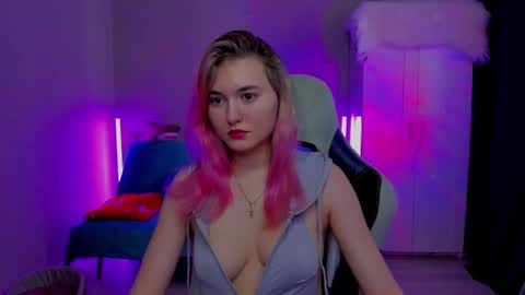 Snapshot of chatur_lady_ chatting on February 13, 7:13 am Betty online show from February 13, 7:13 am