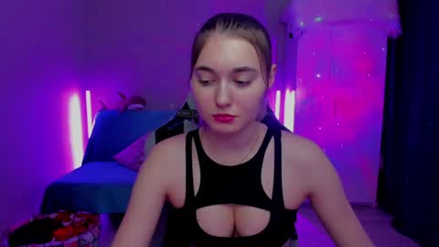 Snapshot of chatur_lady_ chatting on January 22, 8:51 am Betty online show from January 22, 8:51 am