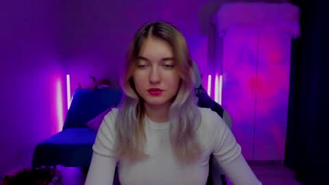 Snapshot of chatur_lady_ chatting on January 21, 8:41 am Betty online show from January 21, 8:41 am