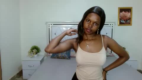 Snapshot of chayenie chatting on October 17, 11:13 am Cheyenne online show from October 17, 11:13 am