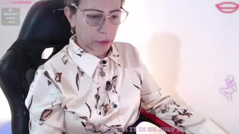 CHAYLA VICTORIA RUIZ  online show from July 8, 11:12 am