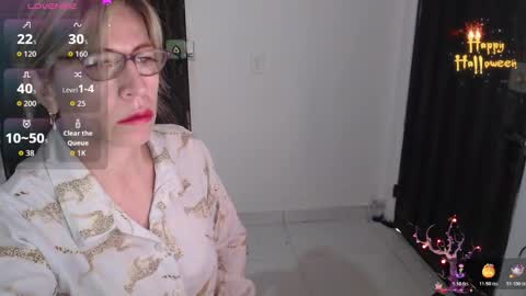 CHAYLA VICTORIA RUIZ  online show from November 7, 12:00 pm