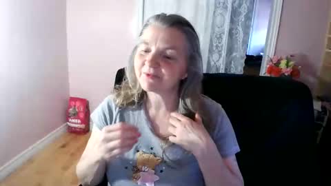 chealsiek online show from June 5, 11:27 am