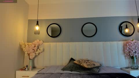 chelsea_bolton_ online show from March 5, 12:45 pm