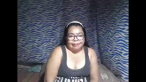 chenita_kits online show from February 8, 1:04 pm
