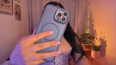 Snapshot of cherries_and_wine_ chatting on October 3, 11:32 pm cherries_and_wine_ online show from October 3, 11:32 pm
