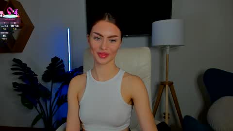 Snapshot of cherry__kiss chatting on October 21, 7:29 pm Cherry Kiss online show from October 21, 7:29 pm