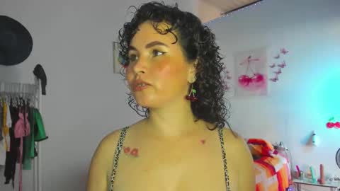 liana online show from November 1, 8:35 pm