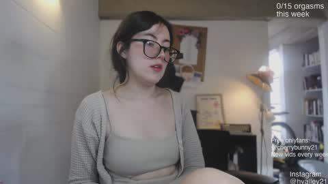 Sarah Prez online show from May 15, 5:26 pm