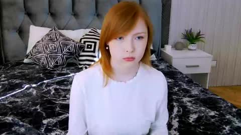 cherrycrushlove online show from March 18, 6:07 am