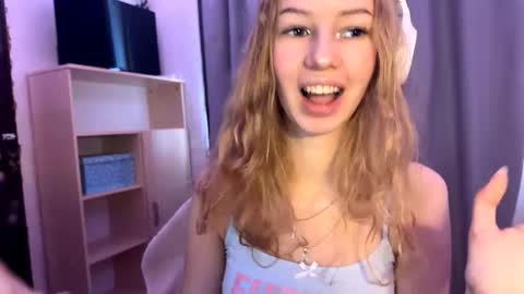 Evie online show from October 17, 11:13 am