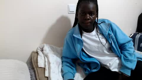 chichie_ online show from July 8, 1:52 am
