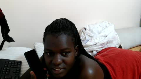 chichie_ online show from June 20, 9:46 am