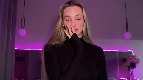 Goddess Vika - owner of all ur money online show from November 7, 3:28 pm