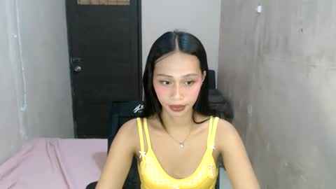 chinny120 online show from May 26, 12:48 pm