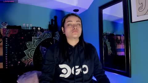Chloeallennn  online show from May 3, 3:26 pm