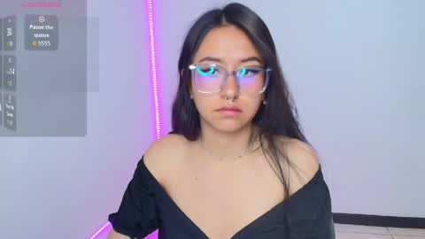 chloe_desire11 online show from May 9, 11:23 am