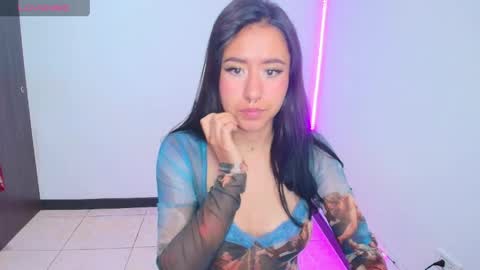 chloe_desire11 online show from May 4, 11:47 am