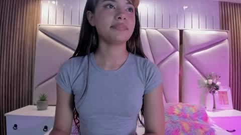 Chloe online show from July 28, 4:39 pm