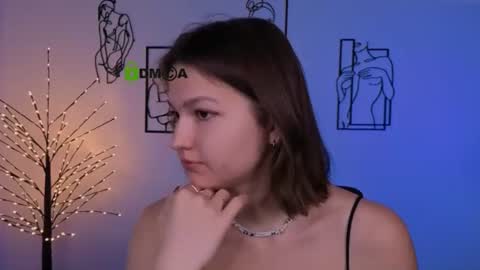 chloe_ley online show from July 18, 9:56 am