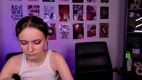 chloe_ley online show from August 4, 9:26 am